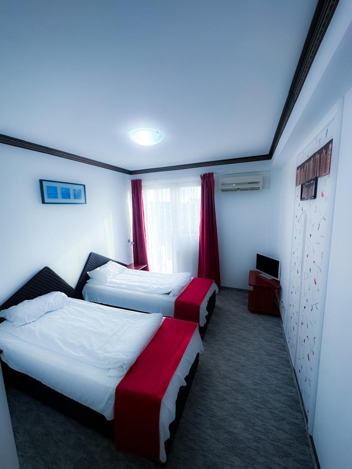 Shamrock Inn Iasi Eksteriør billede